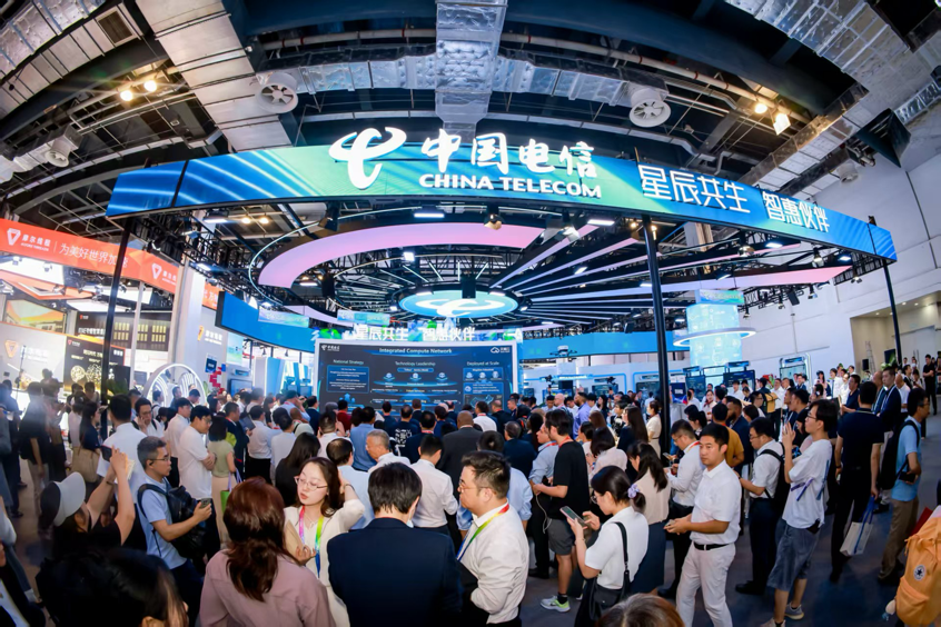 当AI进入产业深水区，中国正在完成一场“大合龙”