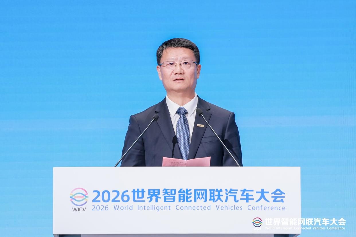 为了智能汽车，长安先把自己变成了“AI公司”